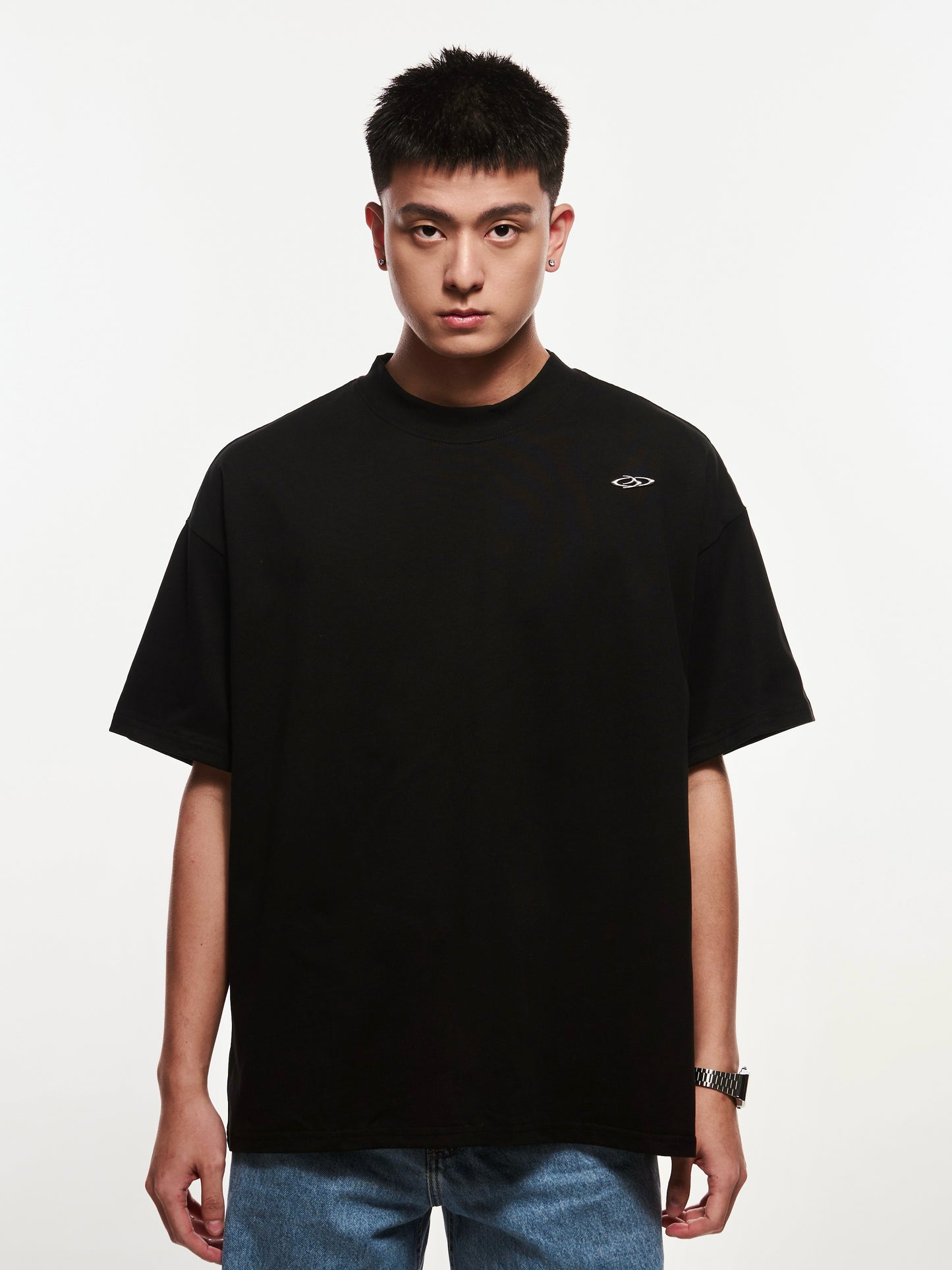 Breaking System Black Tee – Oversized fit, premium streetwear T-shirt for modern urban style