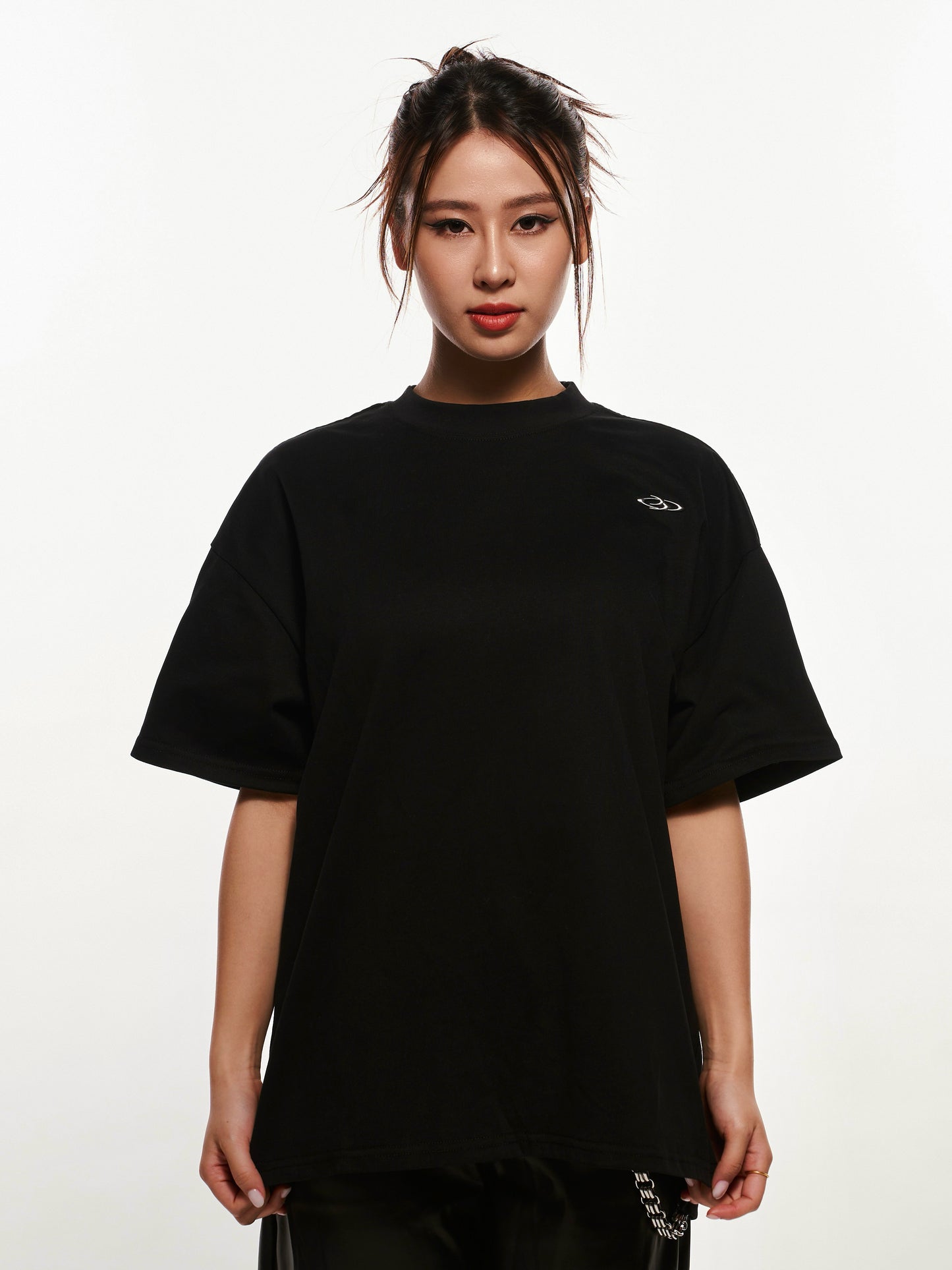 Breaking System Black Tee – Oversized fit, premium streetwear T-shirt for modern urban style